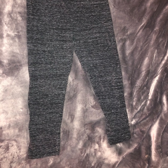 Capri Leggings - Picture 2 of 2